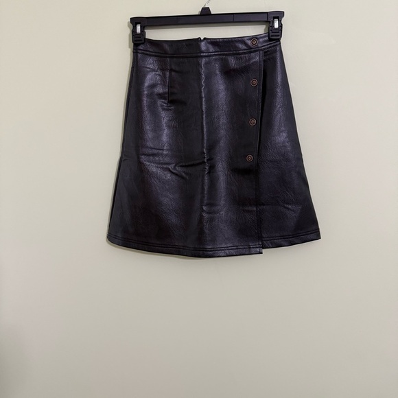 NWT Ginasy faux leather mini skirt wrap , high waisted, A line - Picture 4 of 12